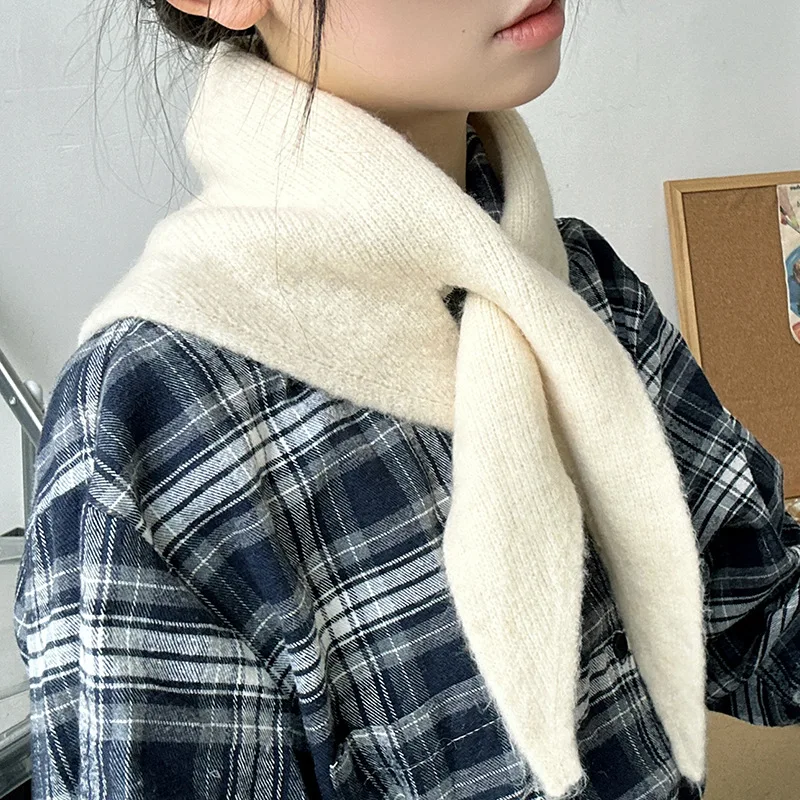 High-end Solid Color Triangular Shawl Women Korean Version Fashion Neck Protector Autumn Versatile Knitted Small Scarf 4