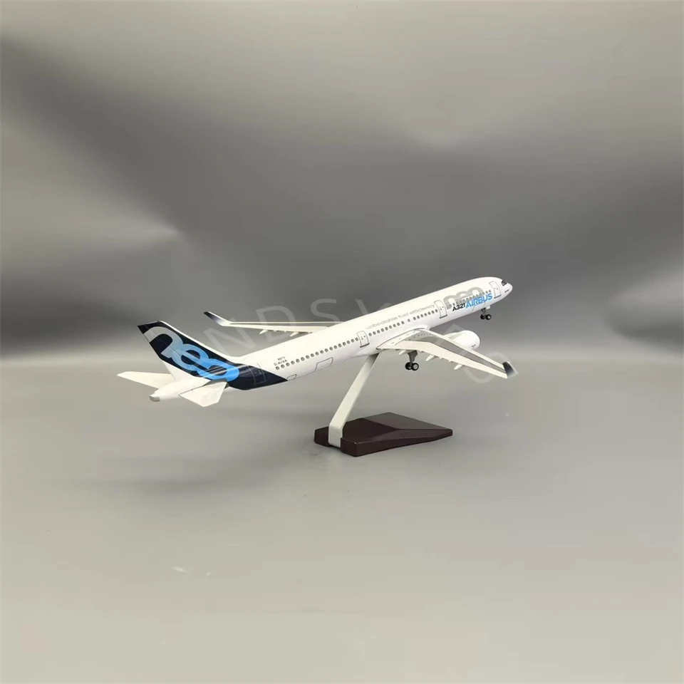 1:100 Scale Airbus A321 NEO Prototype Plane Model Airways 44CM
