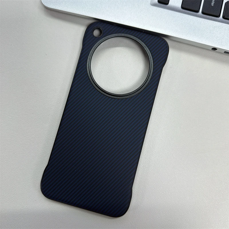 Ultra Thin Carbon Fiber Texture Magnetic Case with Hard PC Frameless Design