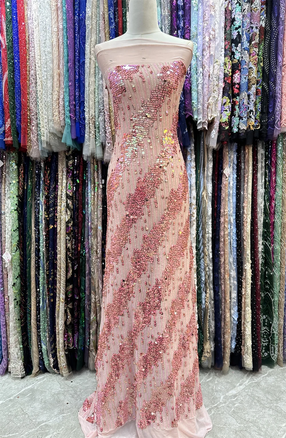 Рисунок 4 - Африканская кружевная ткань Sequence 2023