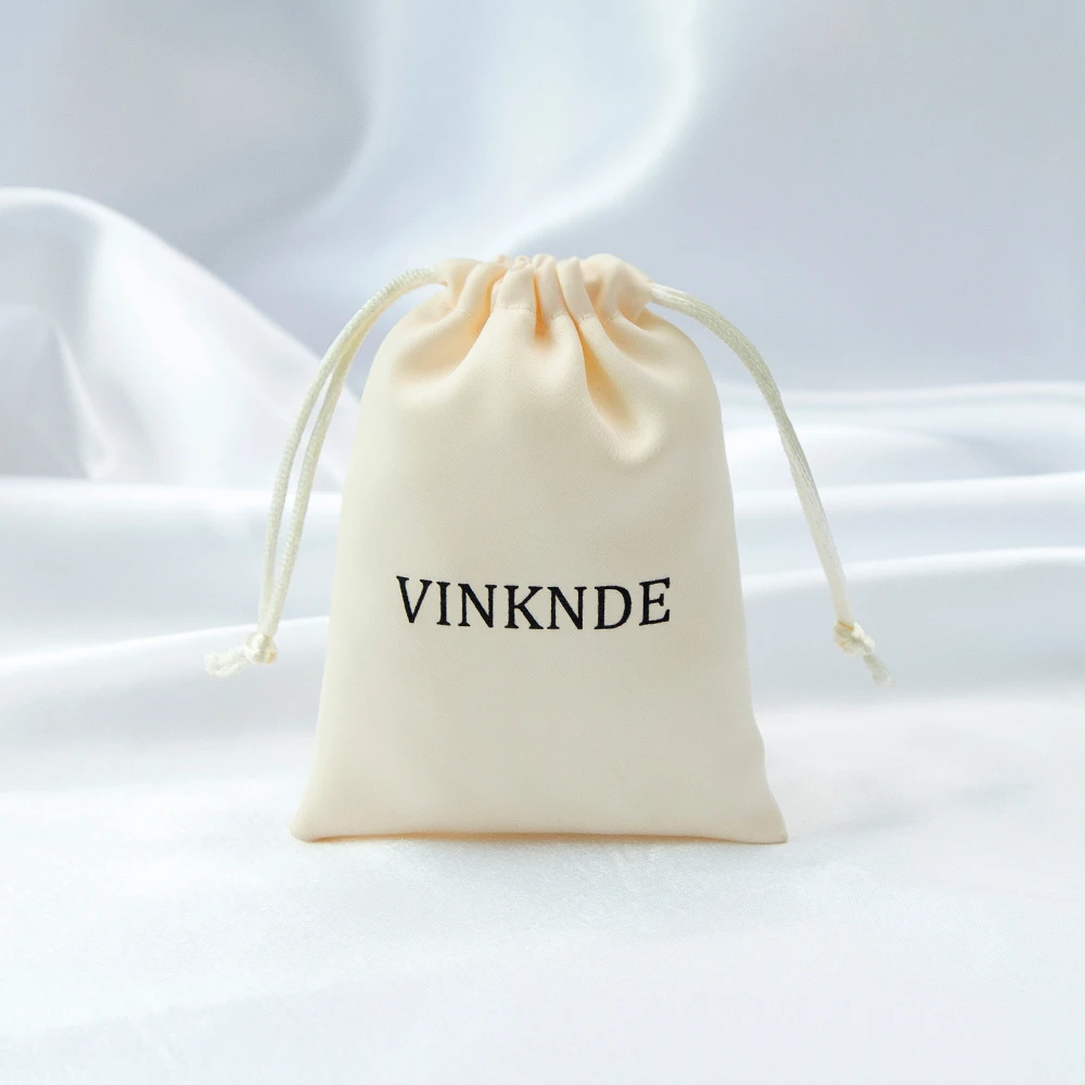 50 Stück personalisierte Seidenbeutel mit Logo und Namen, Satin-Geschenkbeutel für Hochzeiten, Süßigkeiten, Kosmetik, Make-up und Wimpern – Detail 23