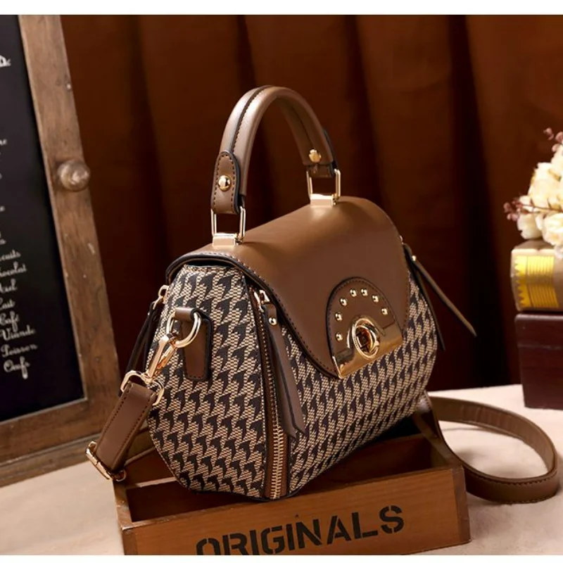 

2023 New Crossbody Bag Fashion All-Match Cowhide Leather Single-Shoulder Bag Houndstooth Small round Bag Commuter Small Satchel