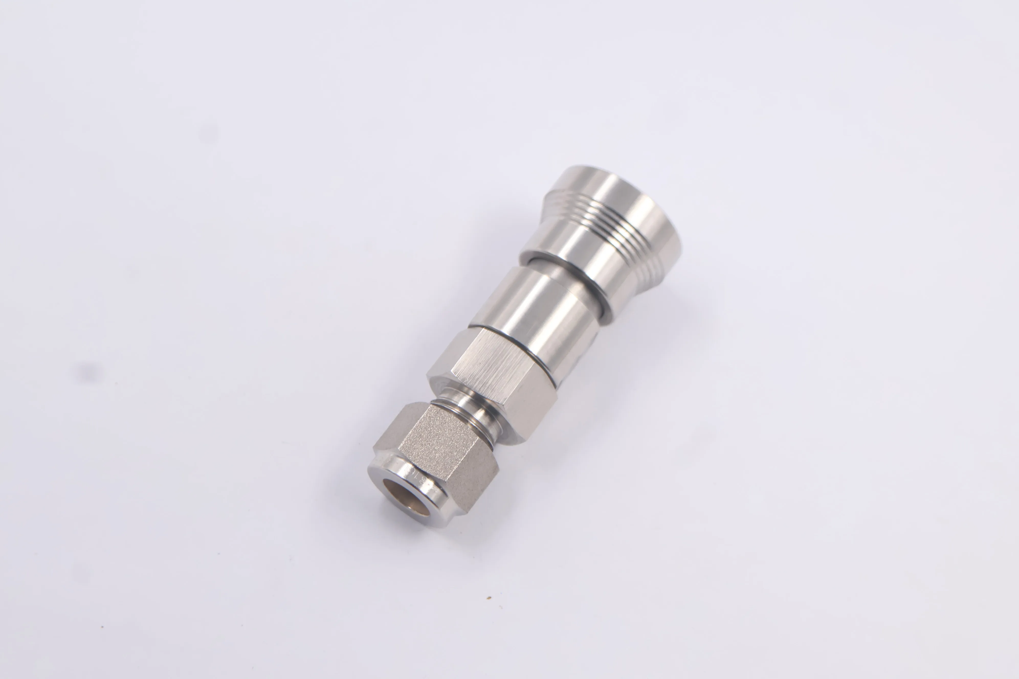 SS-QC4-B-6M0, Stainless Steel Instrumentation Quick Connect Body, 0.2 Cv, 6 mm Tube Fitting, Can Combination with Swagelok
