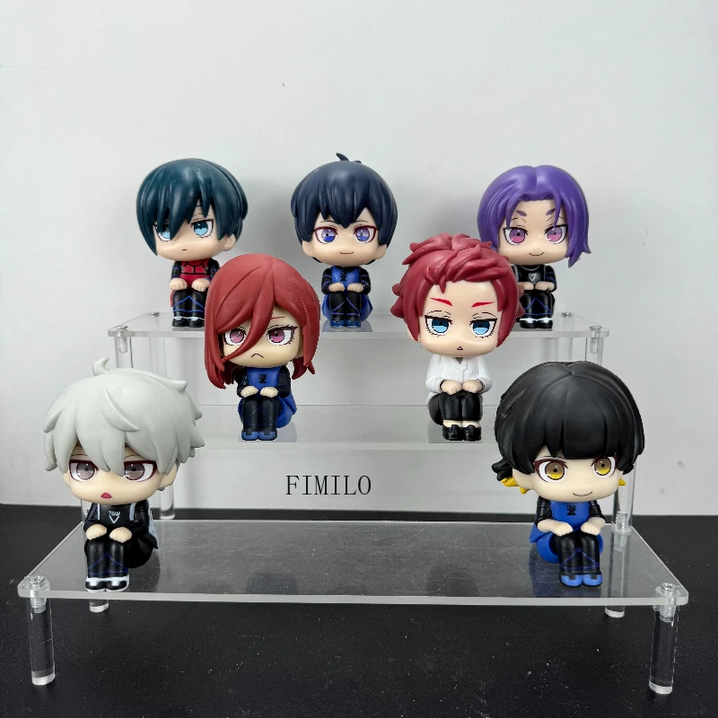 アニメ「ブルーロック」の伊佐木陽一とリンのフィギュアを参照して