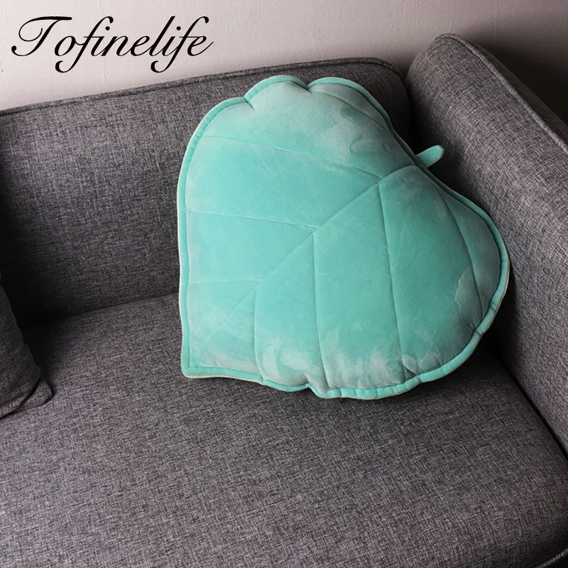 Plush Leaf Shape Stuffed Throw Pillow for Sofa 3D Leaves Plush Cushion
