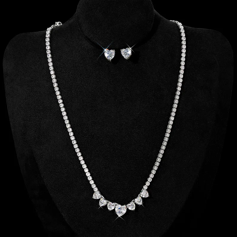 

Funmode Korean Version Of Simple Versatile Zircon Love Necklace Female Niche Design Sense Clavicle Chain ins Earrings Set FS325