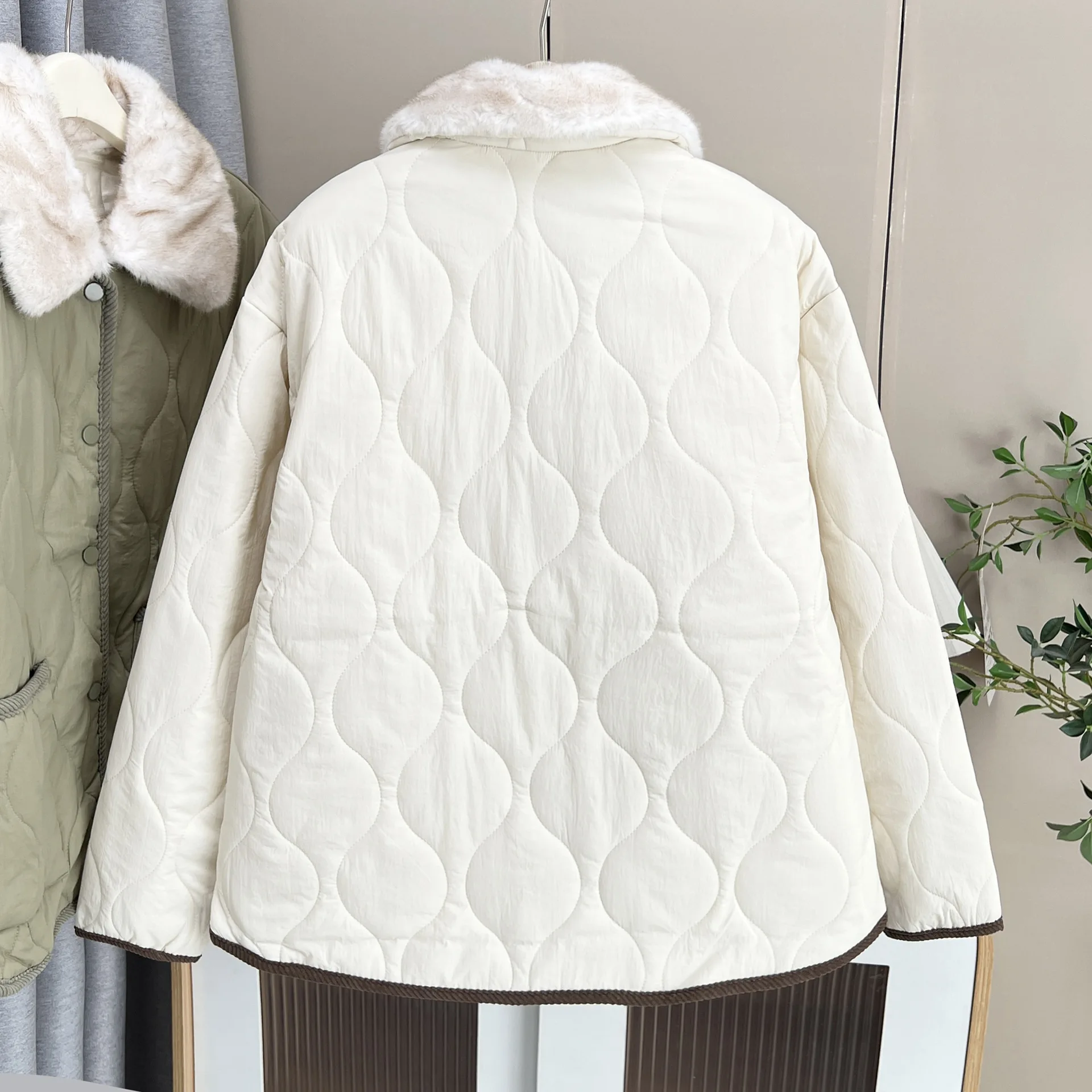 XXXXL Fashion Plus Size Women's Parkas For The Winter Of 2025 Simple Fur Lapel Chic Style Padded Jacket Casual Warm Coat 5536