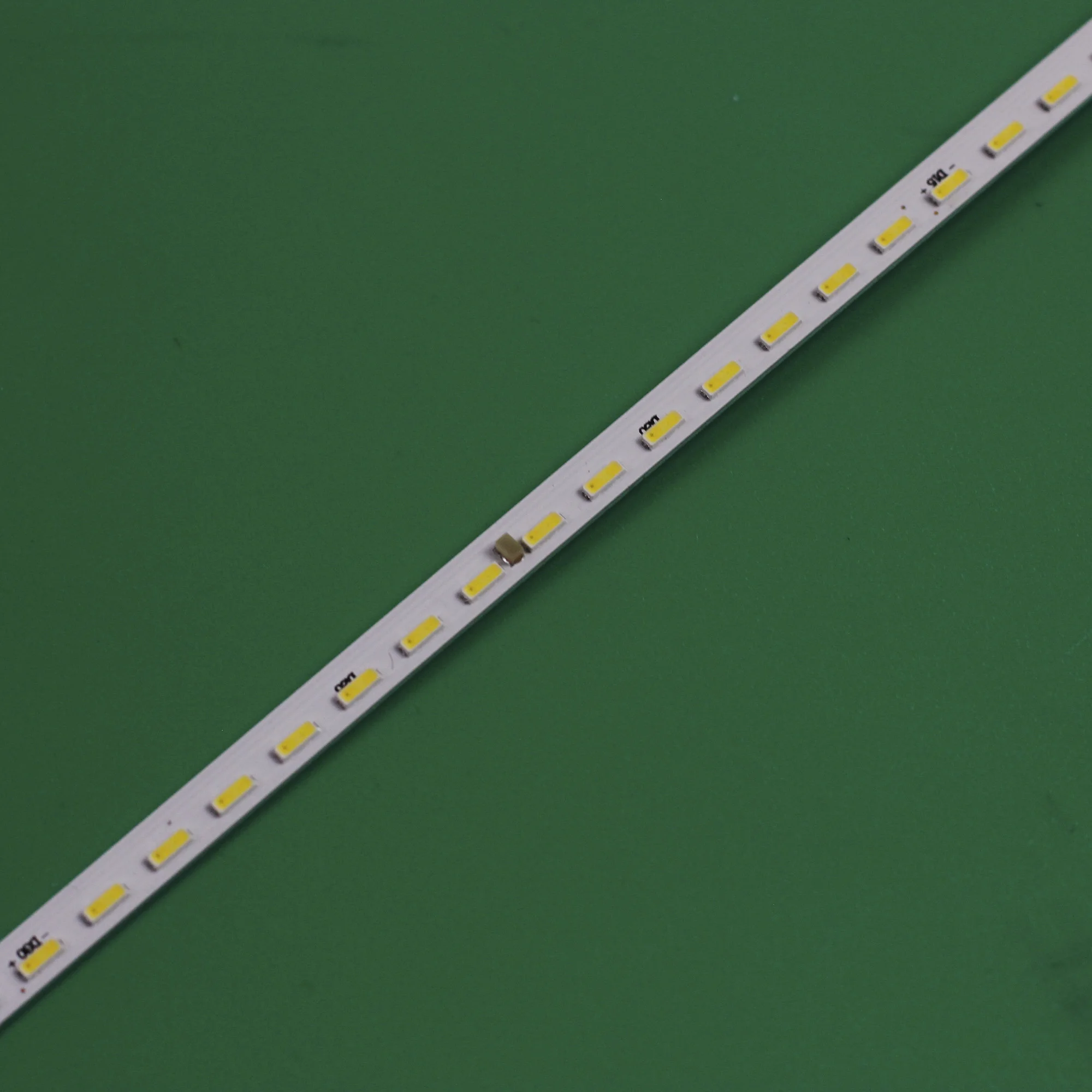 LED Strip FOR SKYWORTH 32K1Y SEL320HY-CD0300-X3 32E510E 32E660C 32E5DHR 32E690C Light bar 2D01478 YAL13-06040140-00 ShineOn2D01478 REV.A