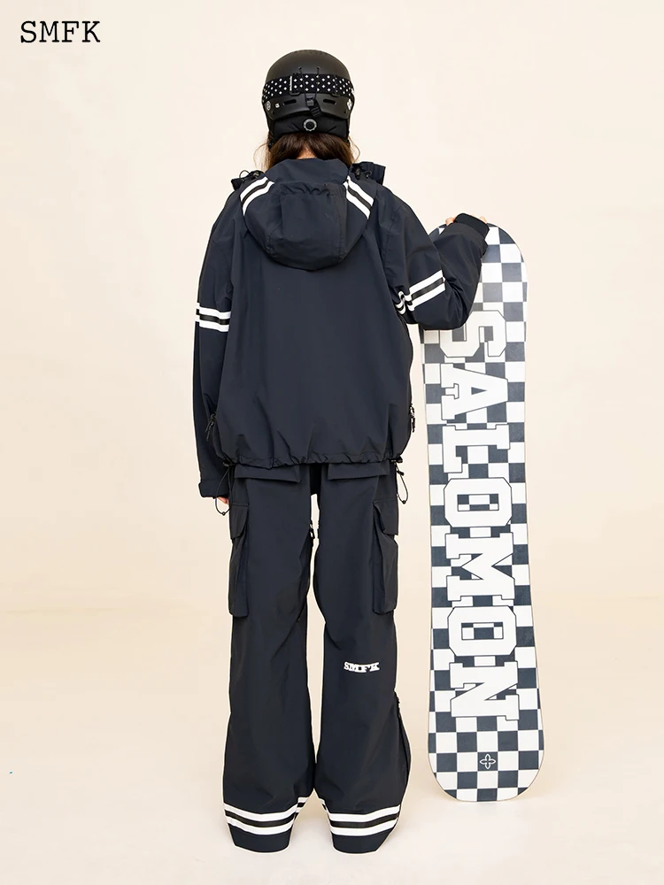 Рисунок 4 - Женская зимняя ветрозащитная куртка SMFK с капюшоном