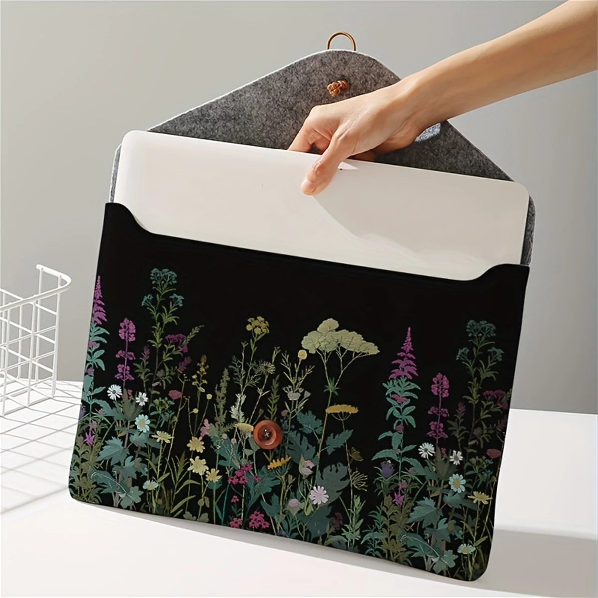 Flower patterned laptop bag with soft laptop fabric cover, suitable for laptop soft cover storage and tablet storage bag