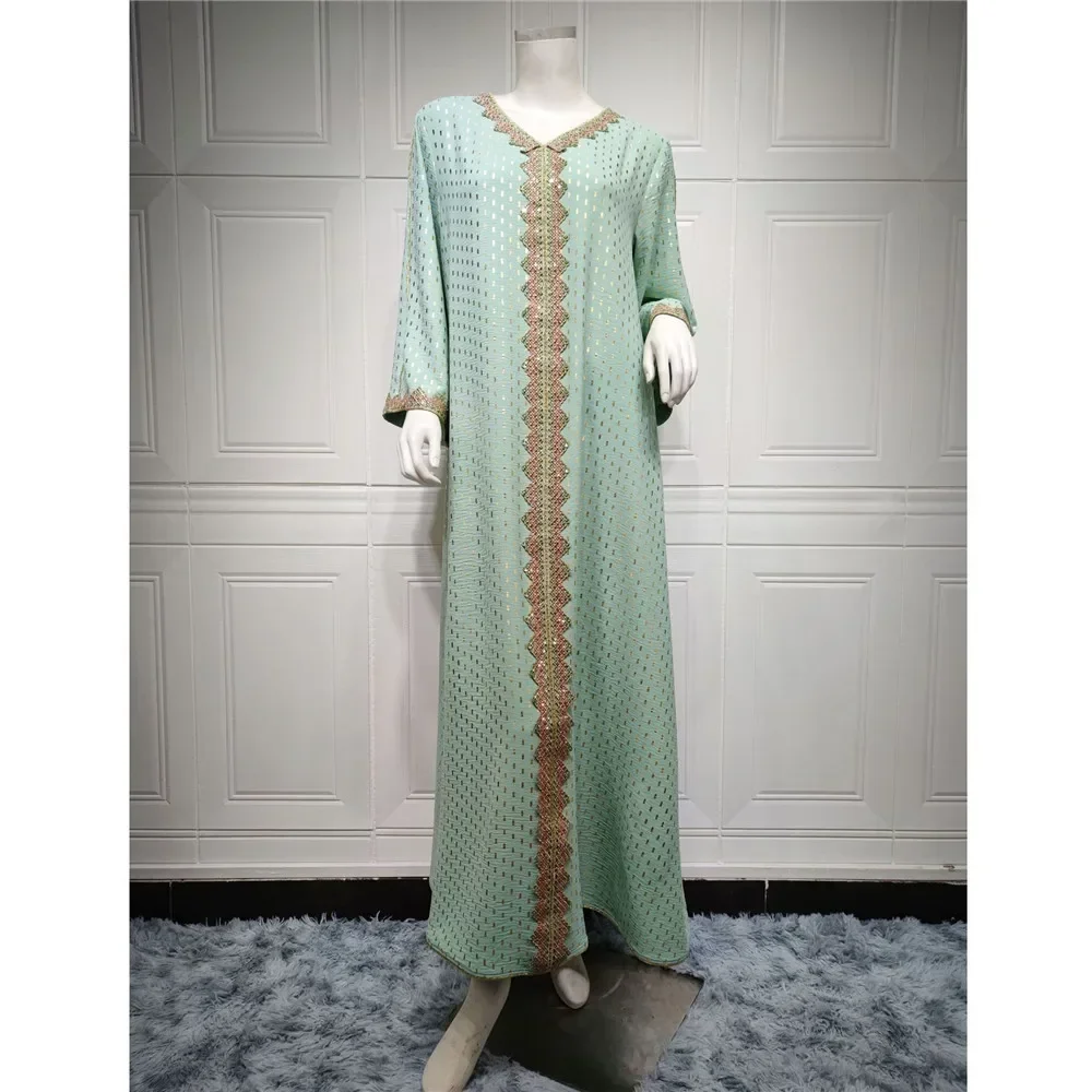 جلابية مغربية ناعمة وأنيقة