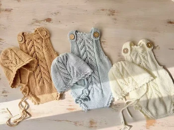 Accessori per Fotografia Neonati, Set 2 Pezzi Vintage Fatto a Mano: Body Blu Lavorato a Maglia con Cappello, Abbigliamento Personalizzato per Servizi Fotografici in Studio