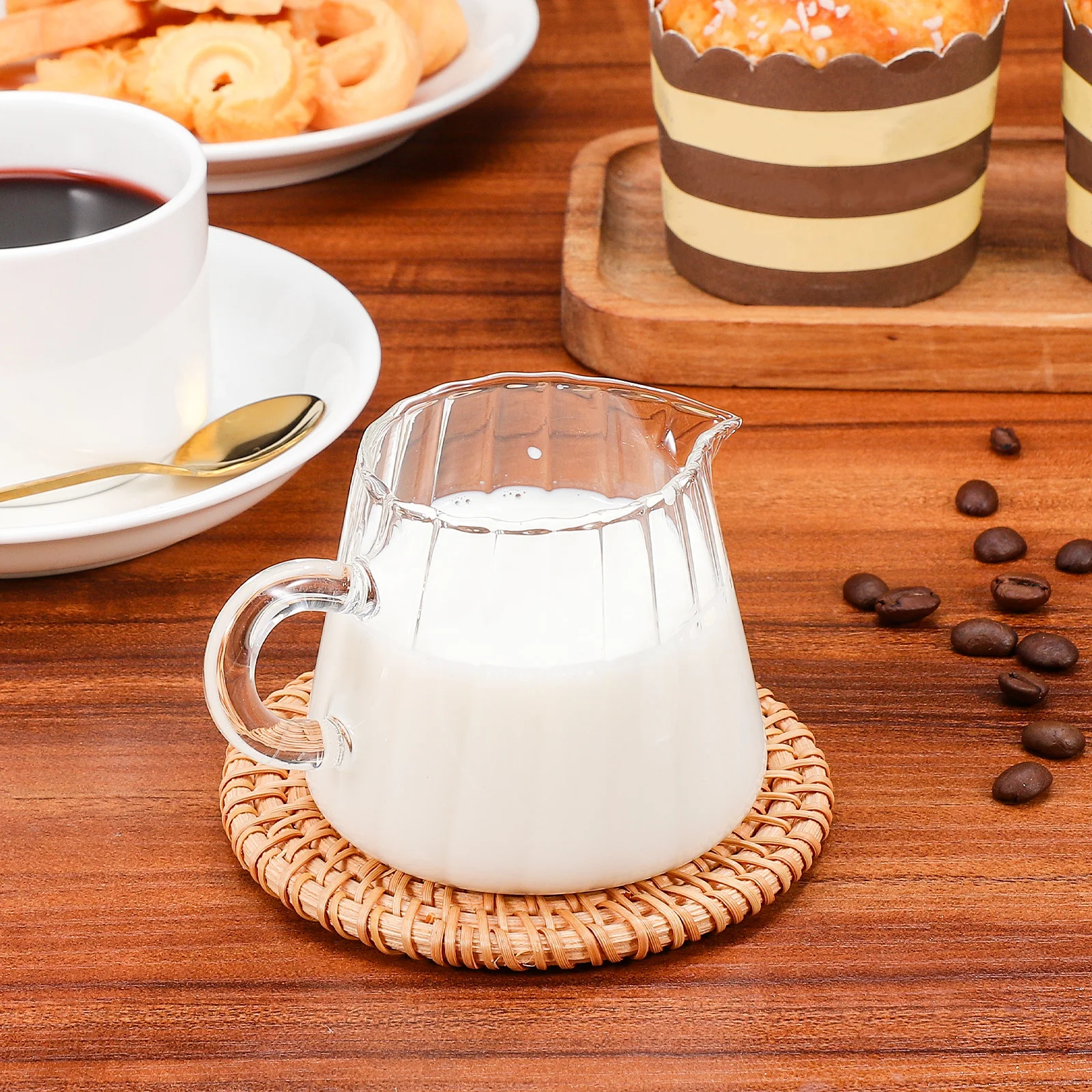 מקציף זכוכית קטן בנפח 150 מיליליטר עם ידית ארגונומית, עמיד בשברים לשתיית משקאות חמים וקרים, מקציף קפה מעוצב