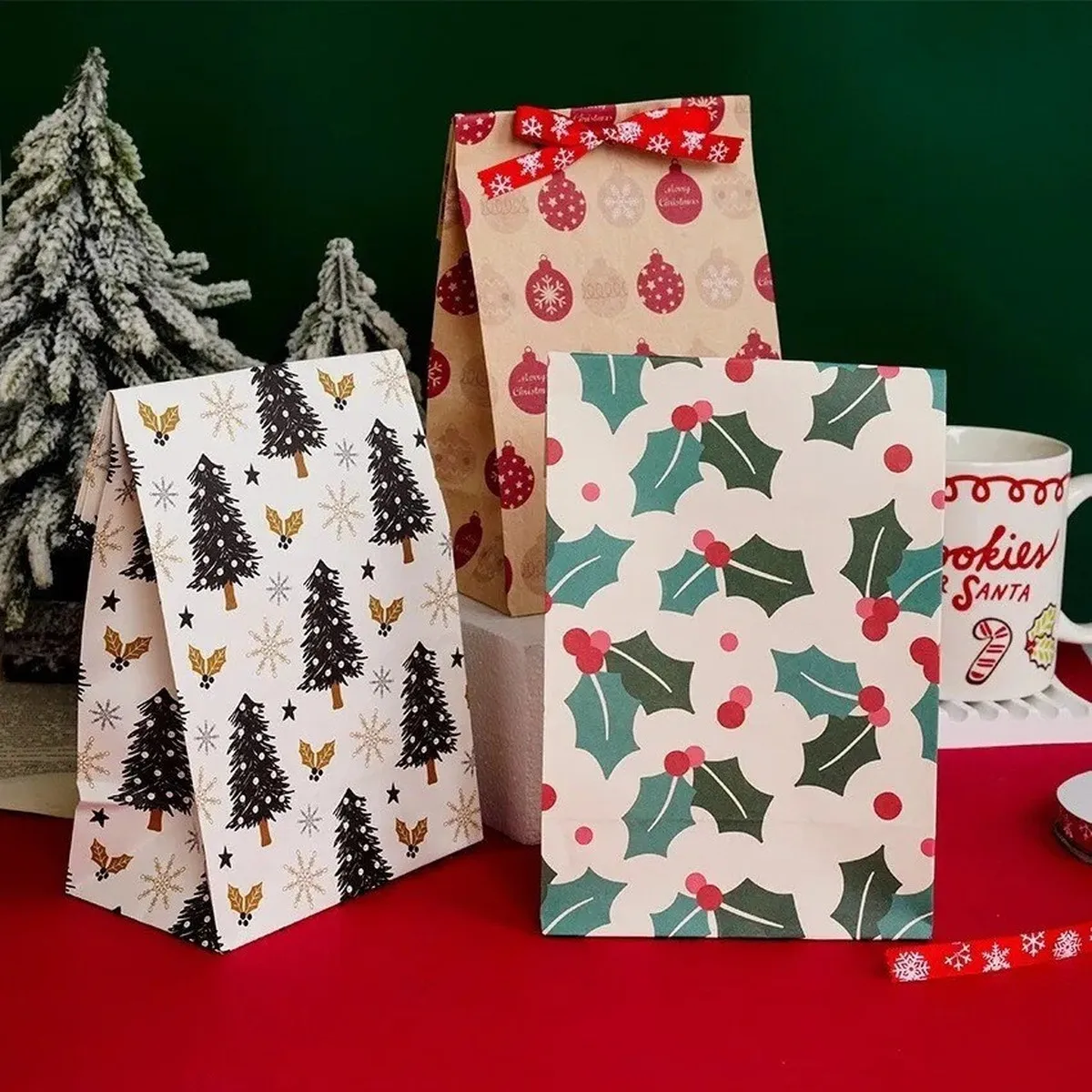 Set of 12/24 Retro Christmas Kraft Paper Gift Bags - Festive Holiday Wrapping Supplies