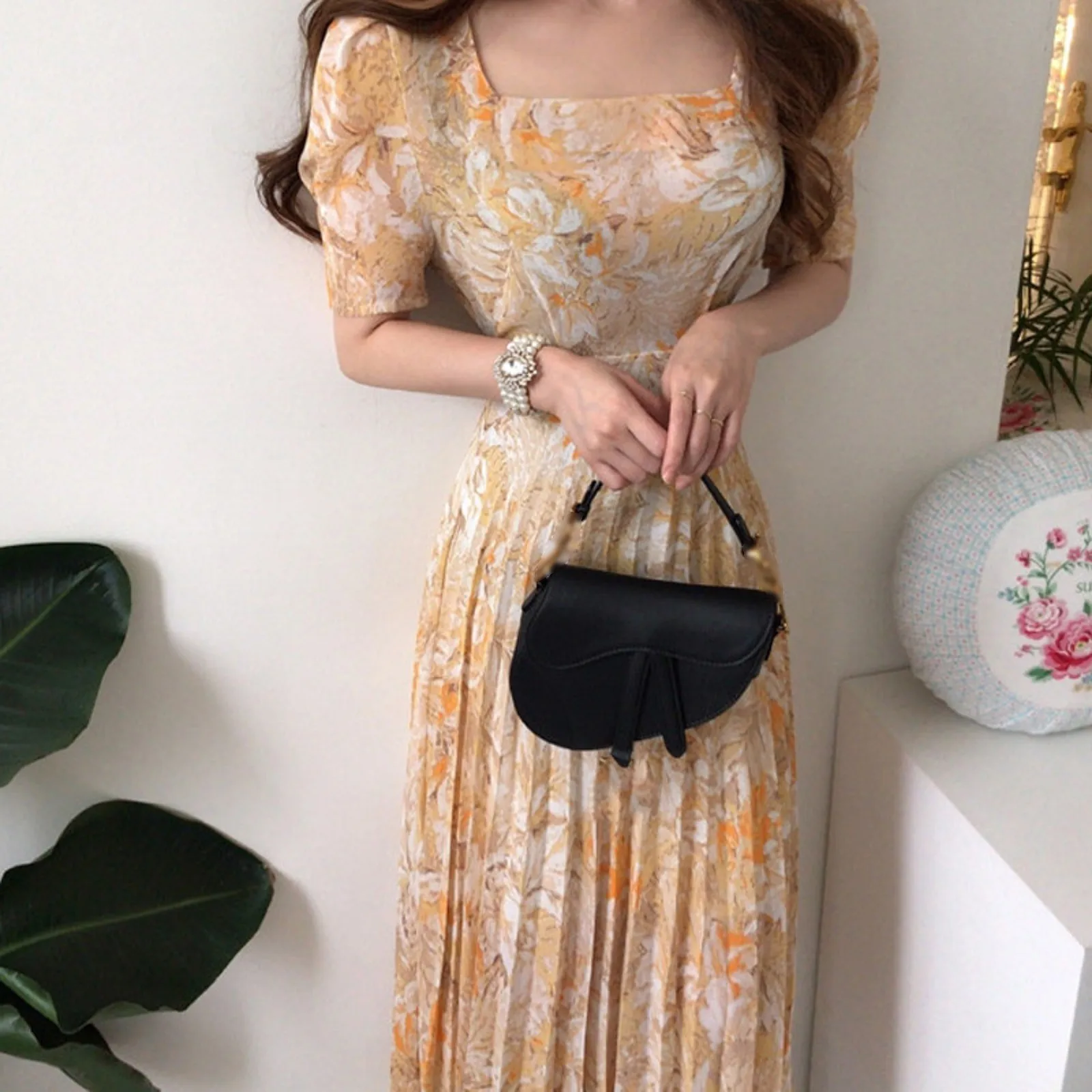 

Women French Style Square Collar Floral Chiffon Long Dress High Waist Short Sleeve Dress Elegant Pleated Flare Midi Dresses