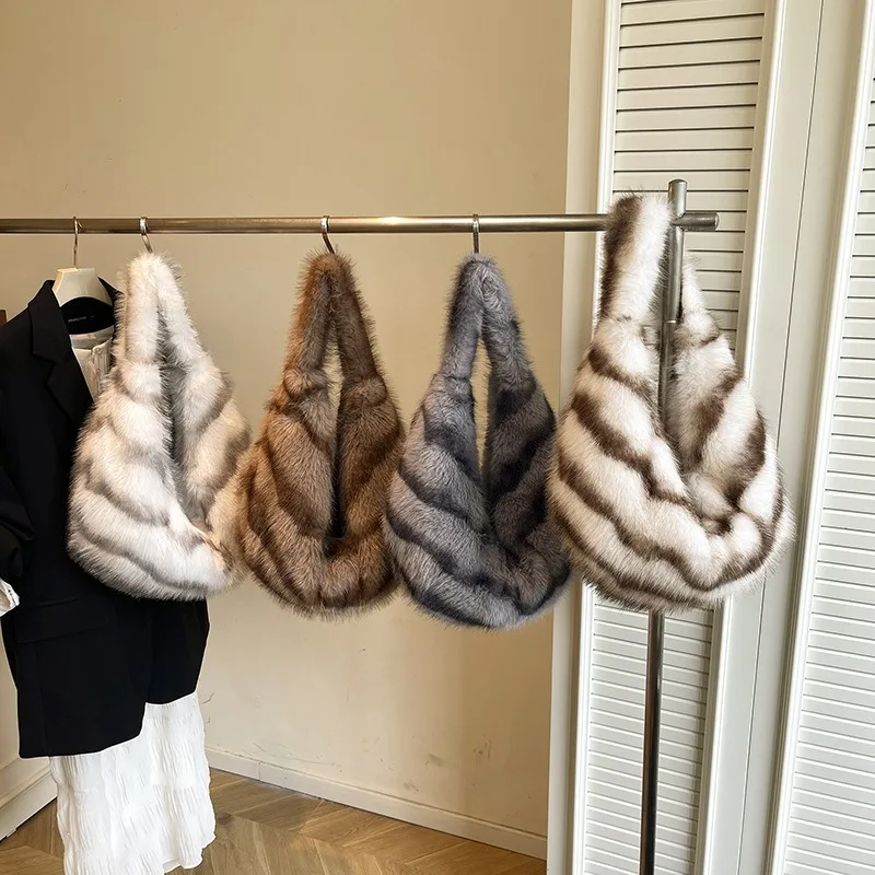 Women's Plush Crossbody Bag Single Shoulder Handbag Large Capacity Casual Autumn Winter Fur Bag Fashionable All-Match Bag