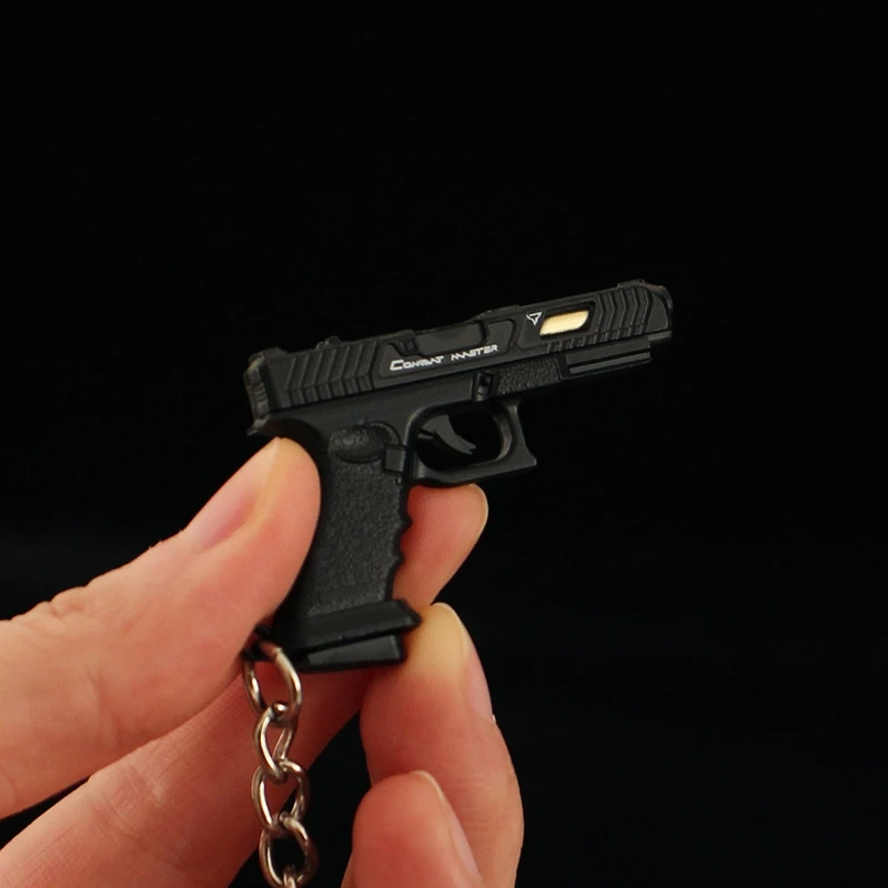 1：4 High Quality Toy Gun 5cm Mini ttiG34 Metal Glock Keychain Alloy Pistol Colt 1911 Weapon Model Simulated Pistol Toys for Men 2