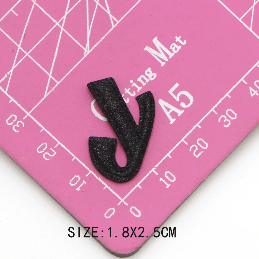1 Stück kleine schwarze Buchstaben-Alphabet-Aufnäher zum Aufbügeln für Kleidung, Applikation, bestickte Aufnäher, DIY, individuelles Namensschild, Dekoraufkleber – Detail 28