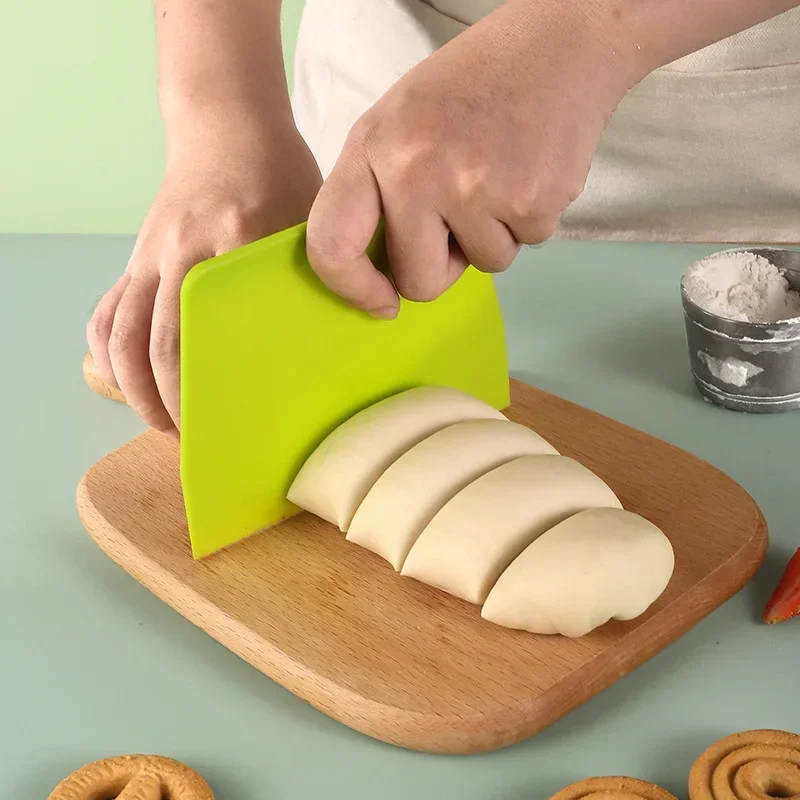 Cream spatula Dough scraper Dough cutter Cake knife Cake scraper Cake spatula Dough scoring knife Pizza cutter Kitchen spatula Plastic Cake Cream Spatula Dough Knife Cutter Butter Scraper Decorating Plain Smooth Edge Spatulas Baking Pastry Tools