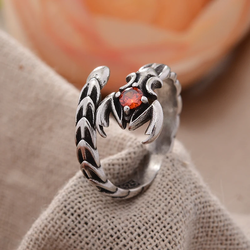 Bague Anneau Mixte Acier Couleur Argent Motif Scorpion Gravé