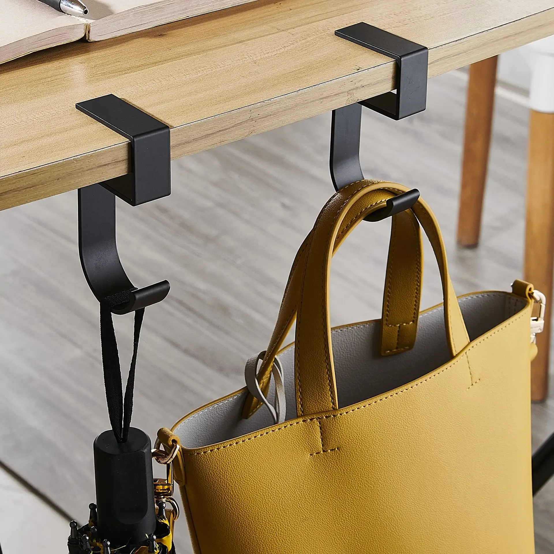 https://ae01.alicdn.com/kf/S3ac44f42deac44989381ccecbca1d474r/Portable-Table-Hook-Hanging-Keys-Purse-Bag-Hanging-Hook-Office-Desk-Side-Hooks-Decoration-Handbag-Holder.jpg