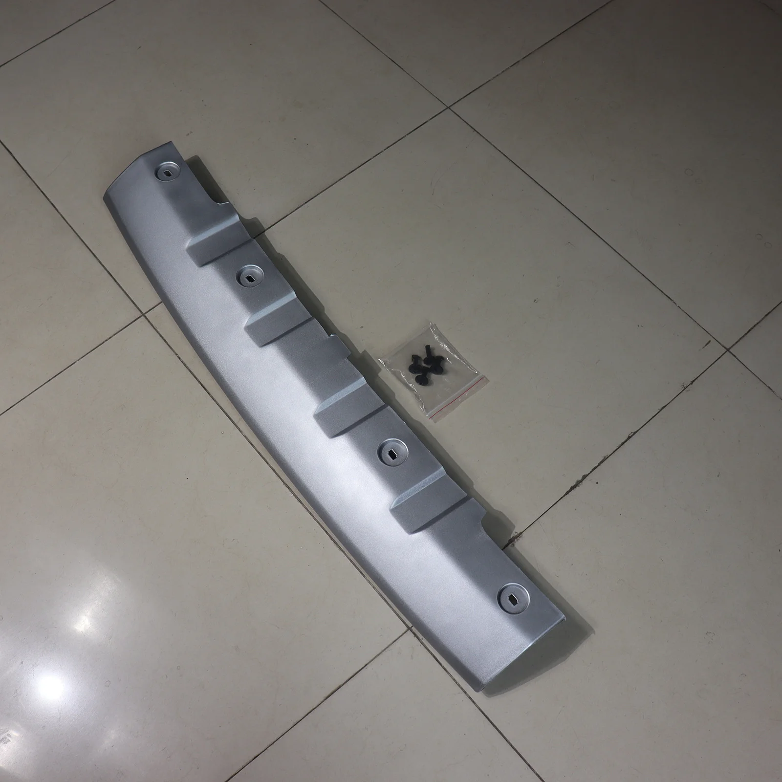 

Suitable for Land Rover Discovery 4 car front bumper trailer cover off-road protective cover trailer dust cover LR051330