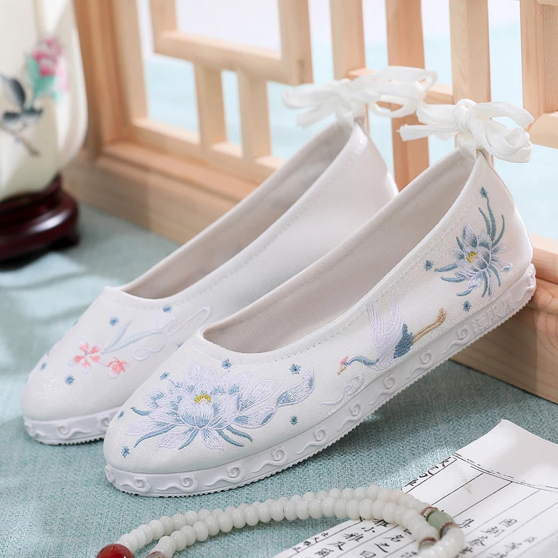 White Blue Embroidery Women Flats Shoes Chinese Traditional Hanfu