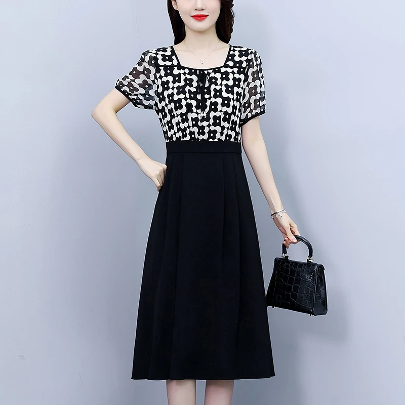 

Платье женское летнее ТРАПЕЦИЕВИДНОЕ с квадратным вырезом и коротким рукавом