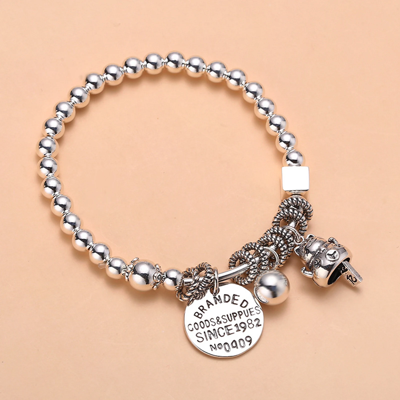 

S925 sterling silver retro handmade ladies cat round plate silver bead bracelet versatile light luxury jewelry accessories