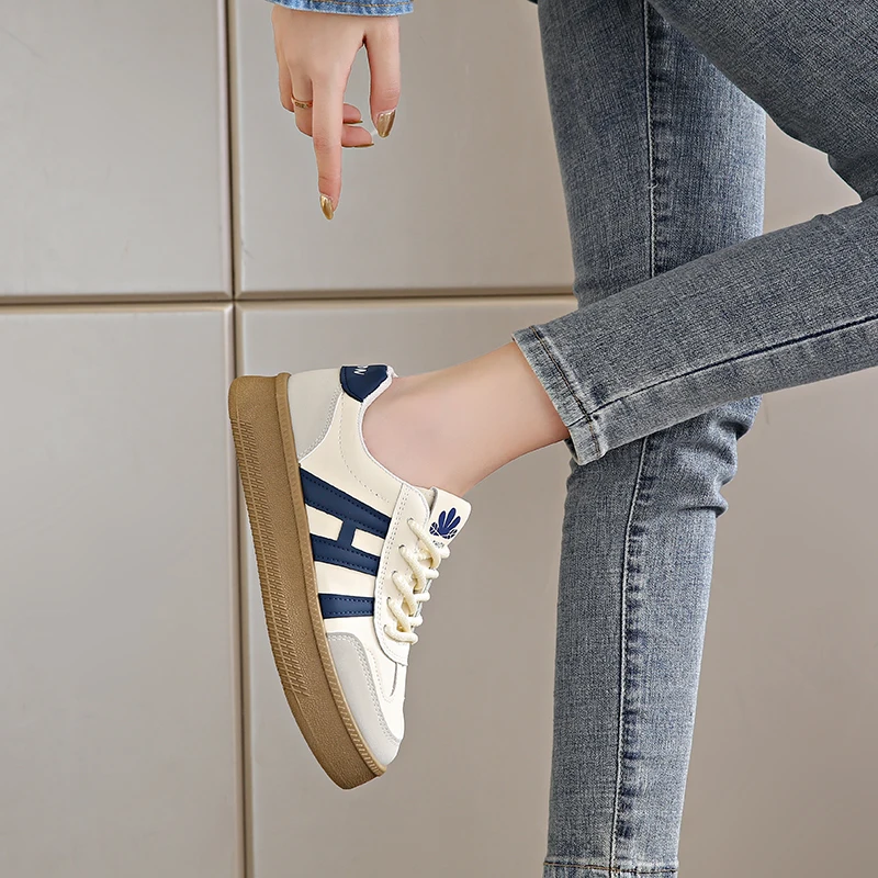 Board shoes, sports shoes, women's 2024 new casual shoes, versatile street photos, anti slip flat bottomed shoes, low top shoes