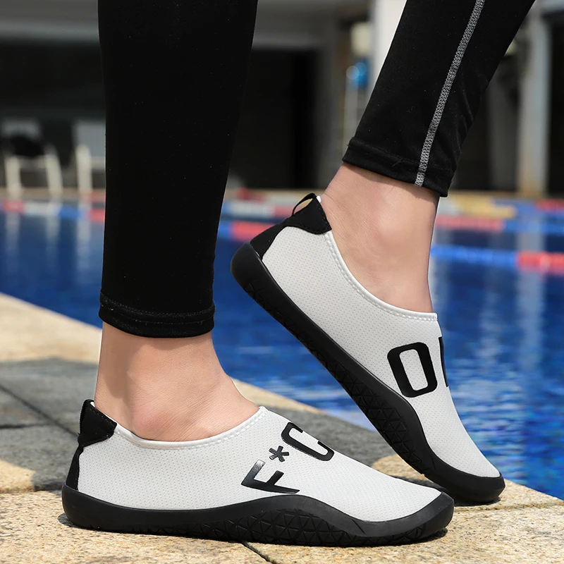 High Quality Unisex Indoor Fitness Shoes Large Size Women Outdoor Wading Shoes Couple Vacation Beach Swim Shoes Men Aqua Shoes