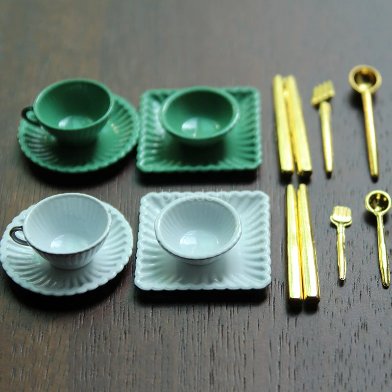 https://ae01.alicdn.com/kf/S3addde0d36384431bc632cb01b8f0adcH/1-6-Scale-Miniature-Dollhouse-Kitchen-Dinnerware-Mini-Cup-Dish-for-Blyth-Barbies-Doll-Accessories-Toy.jpg