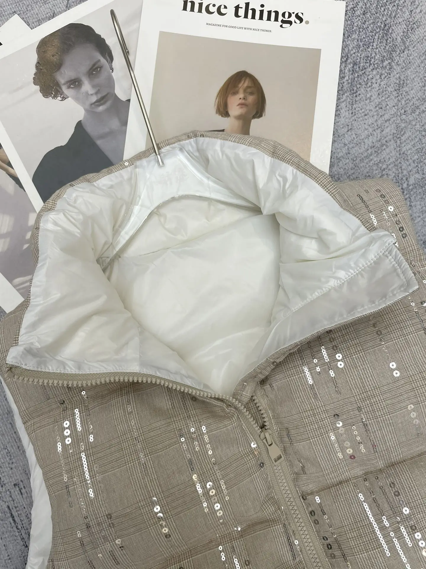 Duck Down Jacket for Women, Simple and Elegant, Versatile Down Vest, Versatile, Color Matching, Fashionable and Warm, New Style