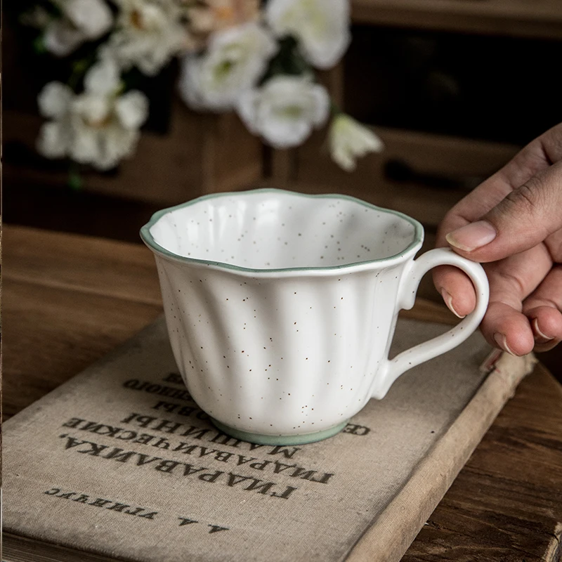 

Flower-shaped Wavy Cups Niche Design Coffee Cups Ceramic Cups Household INS Style Simple Water Cups Mugs