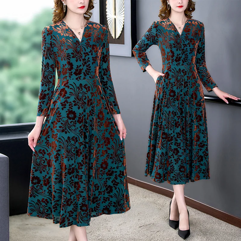 

2023 Spring and Autumn New Long Sleeve Dress Women's Temperament High-grade Velvet Green V-neck Flower Print Slim Skirt Dress