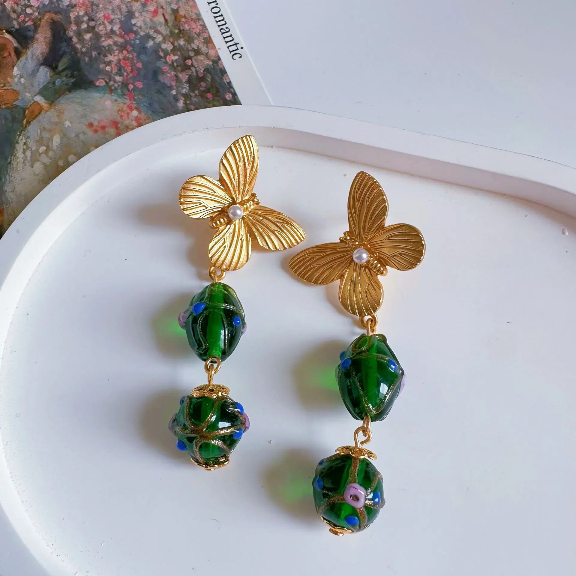 

Retro asymmetrical green butterfly glass advanced earrings for women