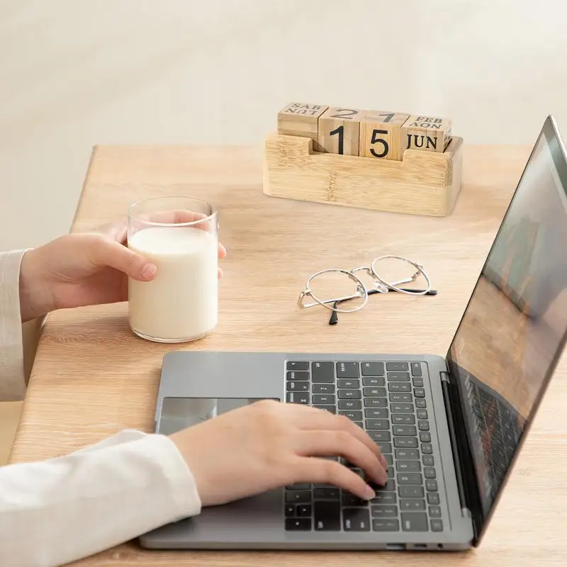 Wood Block Perpetual Calendar Rustic Number Pattern Blocks Creative Block Calendar for Desk Retro Month Date Display Blocks