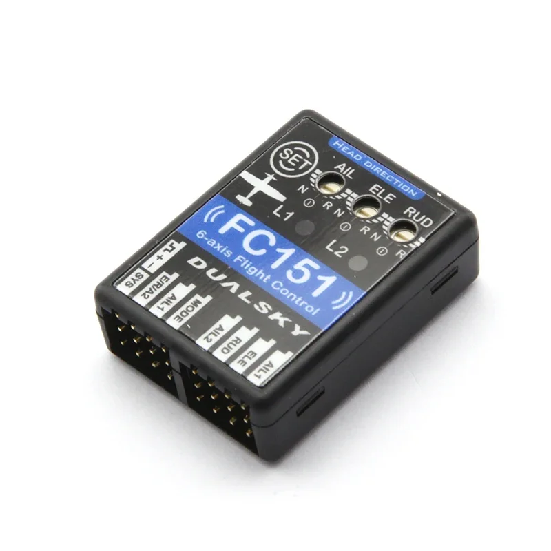 Gyroscope 3 axes DUALSKY FC151 montré avec ses connecteurs pour contrôle de vol RC