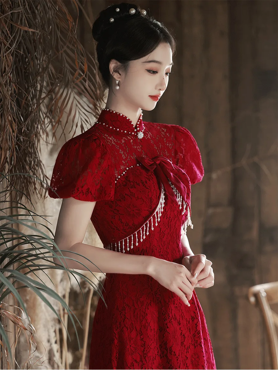 

Sexy Burgundy Lace Backless Lady Qipao Chinese Bride Wedding Dress Tassel Vestidos De Festa Cheongsam Celebrity Banquet Dress