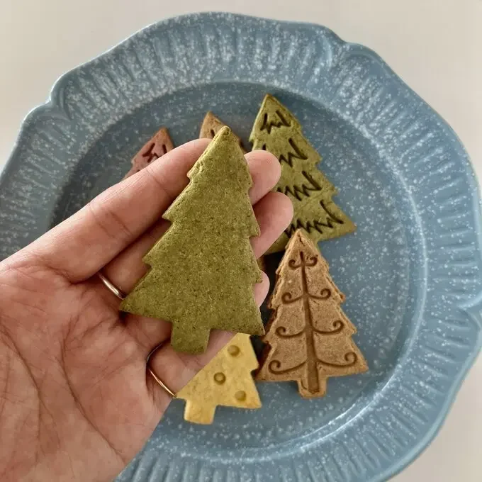 Christmas Tree Cookie Cutters Biscuit Mold Japanese Cute Cartoon Large and Small Fondant Tree Cutting Mold DIY Baking Tools cookie cutter baking mold cookie mould fondant cutter baking decorating tools