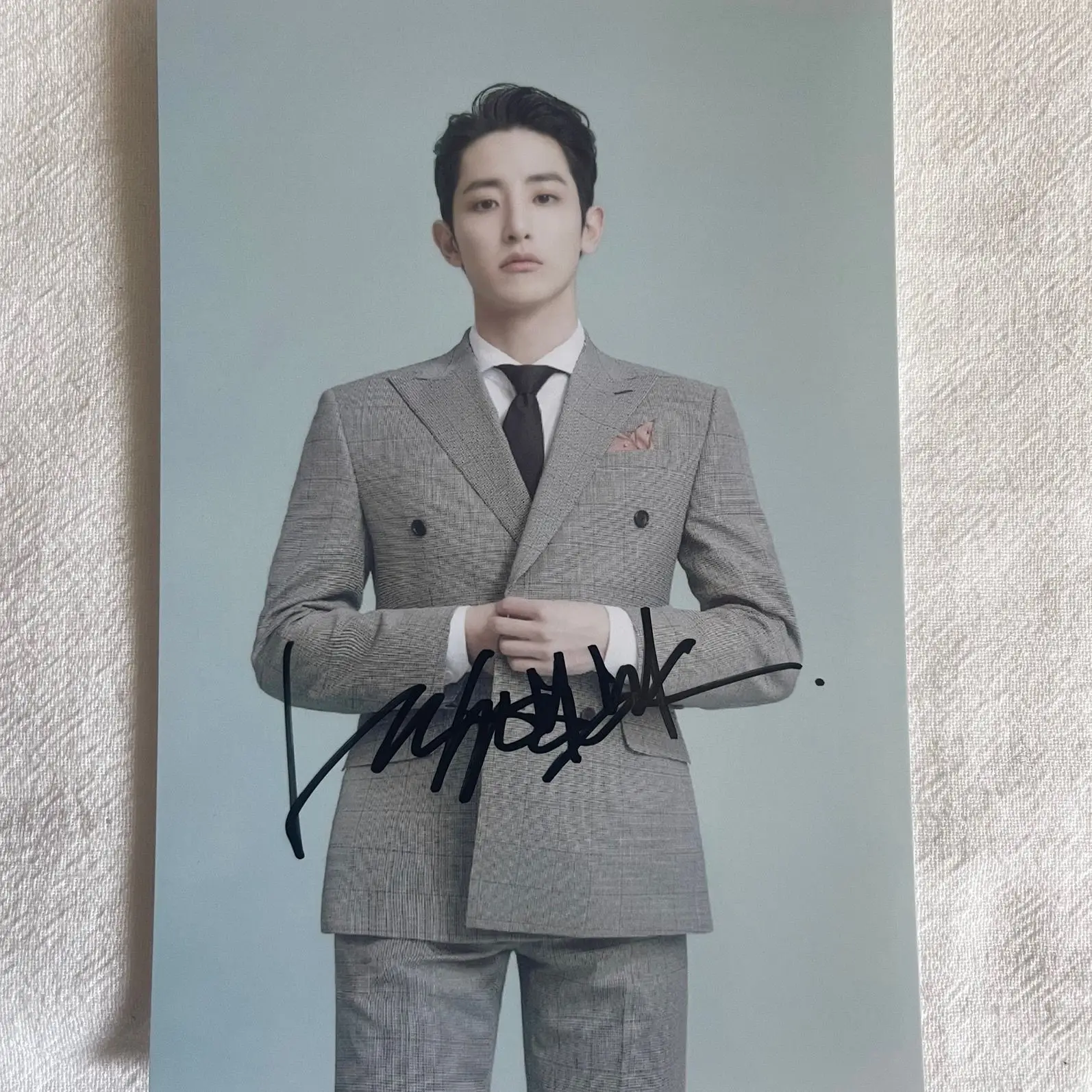 イ・スヒョク直筆サイン入り超大型写真…Lee Soo-hyuk…明日… イ・スヒョク直筆サイン入り2Lサイズ写真…Lee Soo-hyuk…明日…の