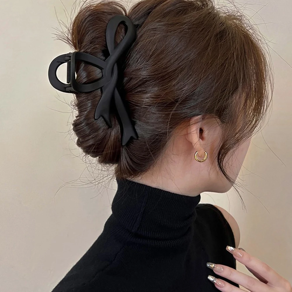 Women Temperament Large Hair Clip Claw For Women Female Shark Clip  Black Hair Grabber Fashion Back Head Hair Clip Accessories