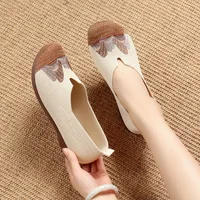 Shoes women spring new landscape embroidered shoes national wind round head soft sole comfortable slip-on middle-aged casual sho - Image 2