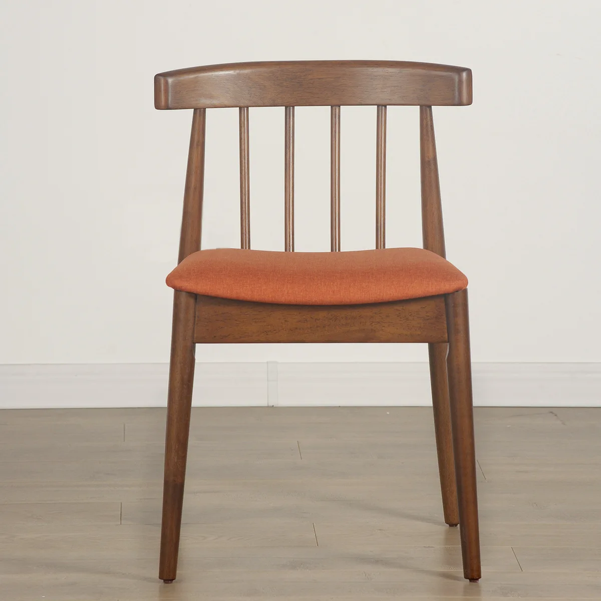 Simple and modern solid wood horn chair Western restaurant dining chair catering hotel table and cafe table