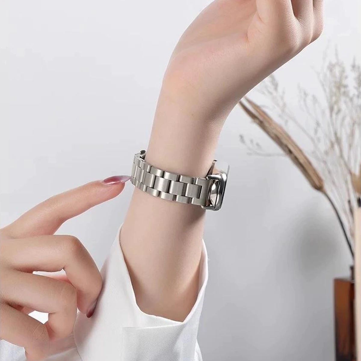 Premium Stainless Steel Metal Bracelet Strap – Elegant and Durable Watchband Replacement