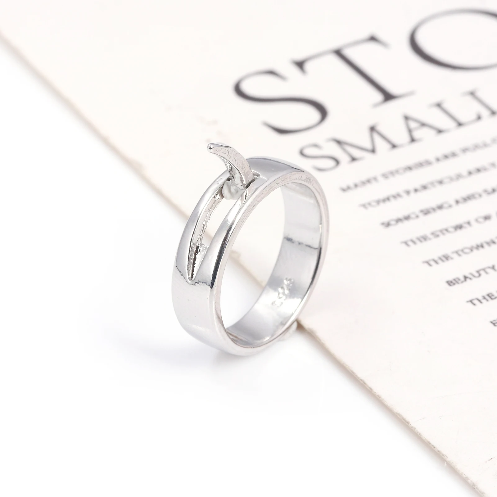 Anime Titan Ring Annie Leonhart Cosplay Rings Ani Reonhato Unisex Defense Spikes Rings Jewelry Fans Gifts