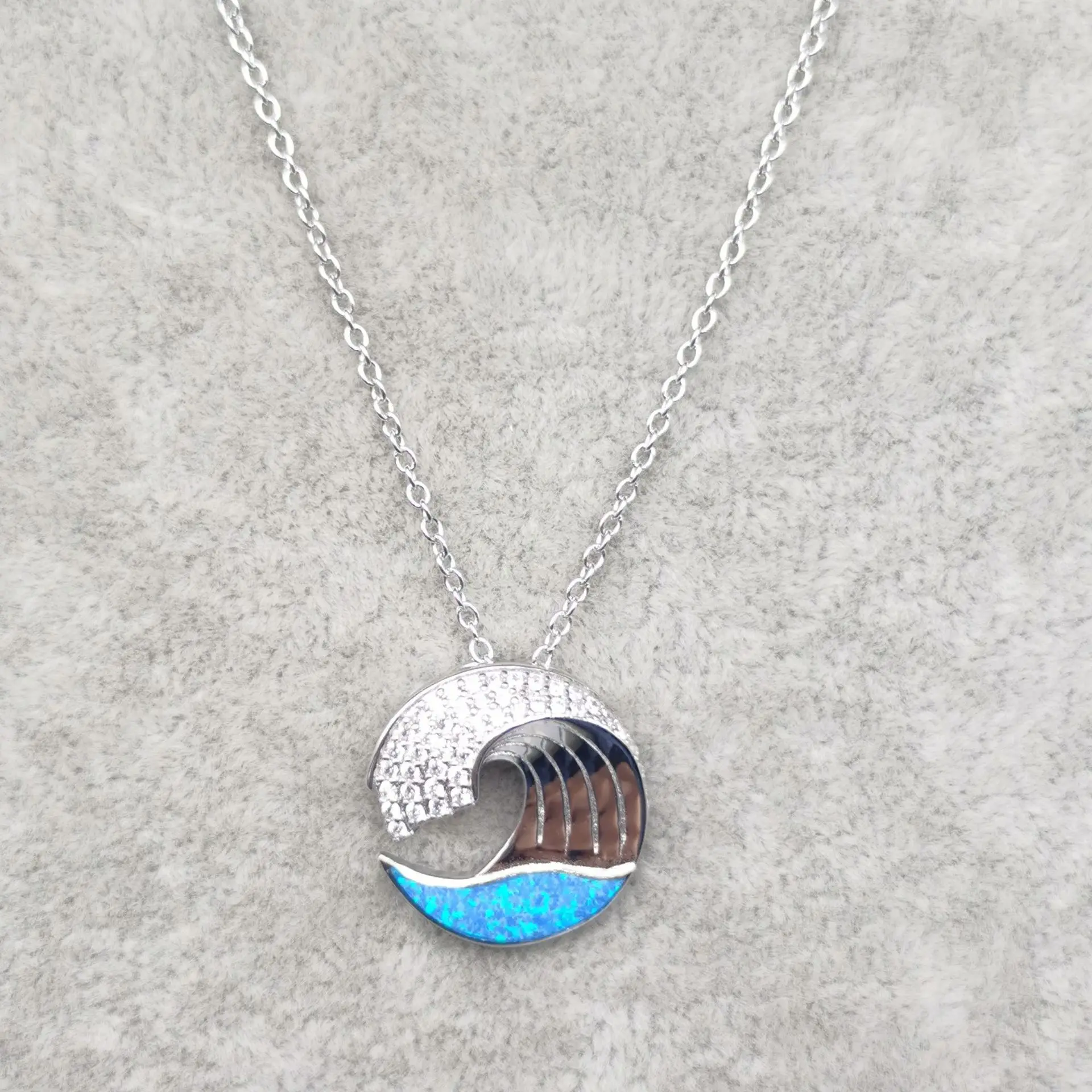 

Лидер продаж, ювелирные изделия, Европейская и американская мода, ожерелье с кулоном в виде синей волны, Женская цепочка на воротник Oubo