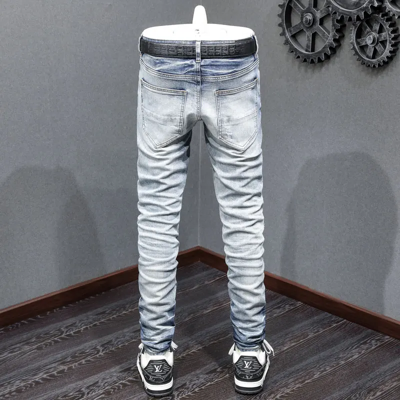 Street Fashion Men's Jeans Retro Light Blue Elastic Slim Fit Split Jeans Men's Blue Leather Panel Designer Hip Hop Brand Patch P