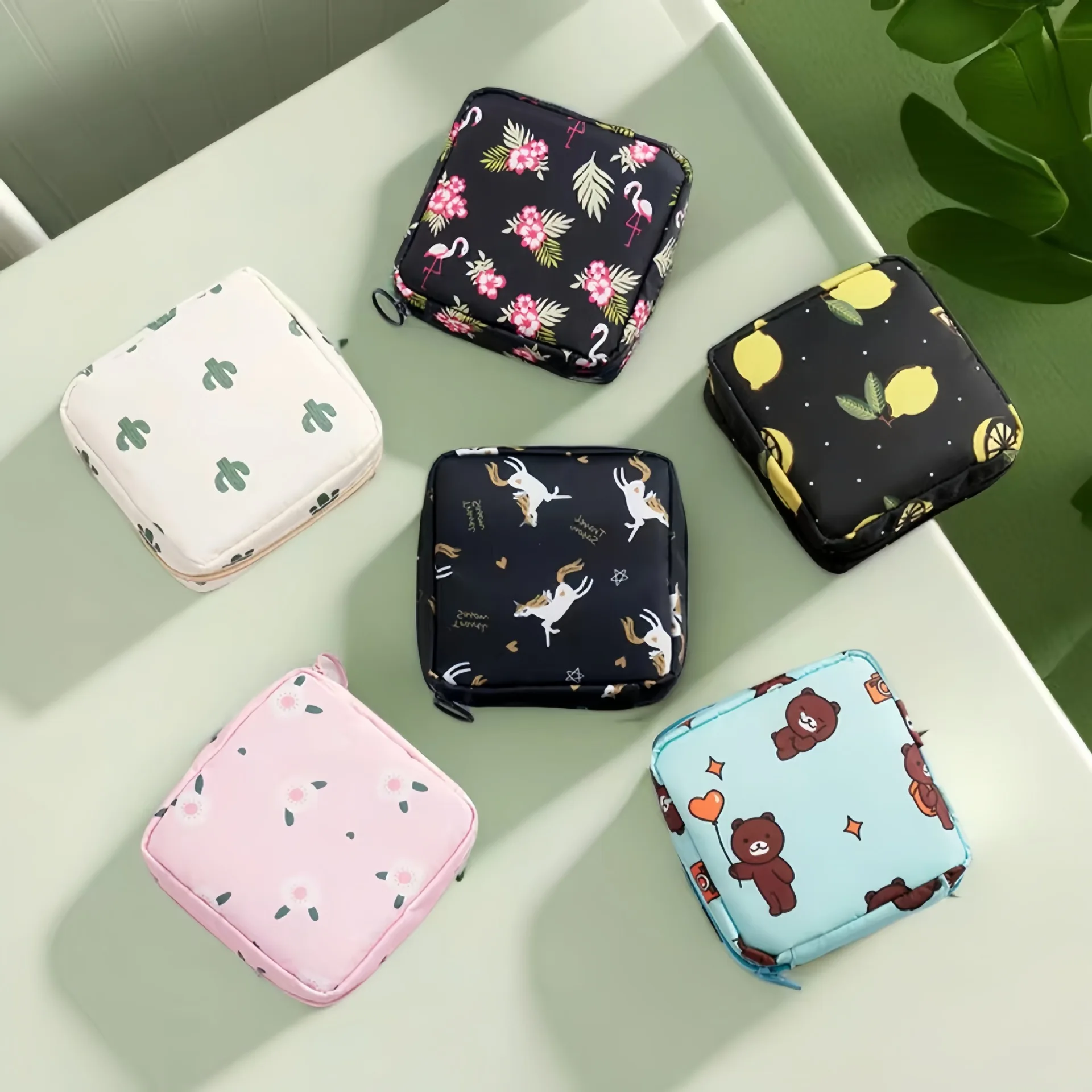 SmallCosmeticsBagWomenPortableTravelMakeupPouchToiletryKit