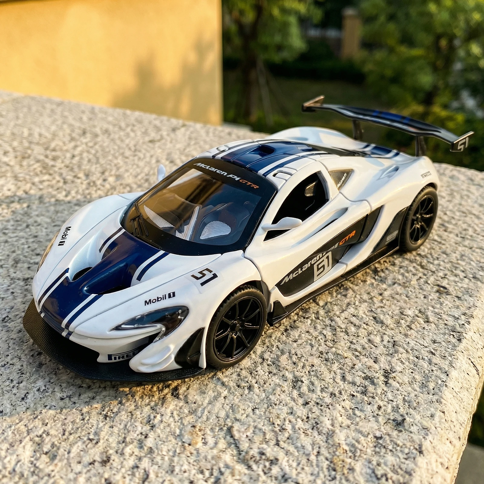 1:32 Mclaren P1 GTR Supercar 합금 금속 다이캐스트 모델 자동차 수집품 취미 어린이 장난감 자동차 수집품 취미 생일 선물